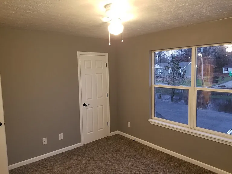 70 Montgomery St #8 — Photo 11