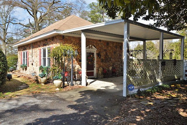1st image of 1402 Observatory Ave