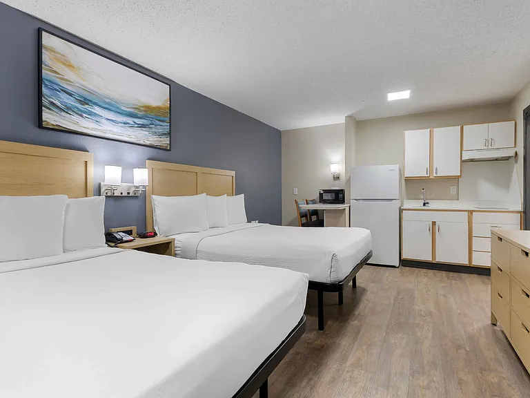 Studio Suite - 2 Full Beds