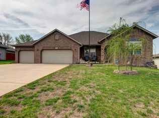 718 Shelley St, Willard, MO 65781