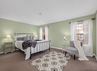 112 Ridgefield Cir #D, Clinton, MA 01510