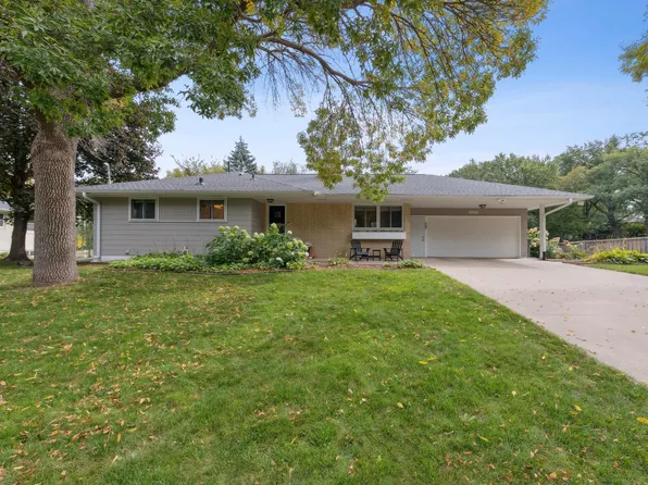 5235 Kimberly Rd, Minnetonka, MN 55345