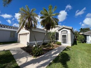 922 Lake Wellington Dr, Wellington, FL 33414