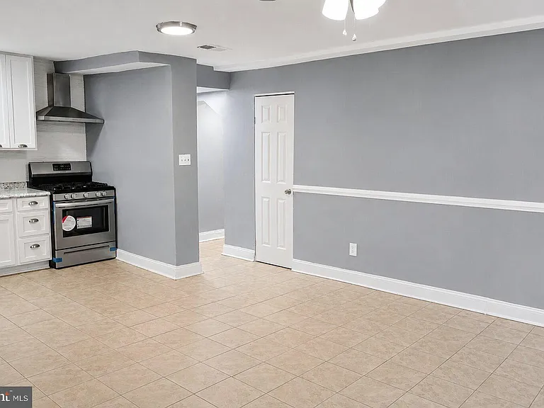 63 Galveston Pl SW #B — Photo 4