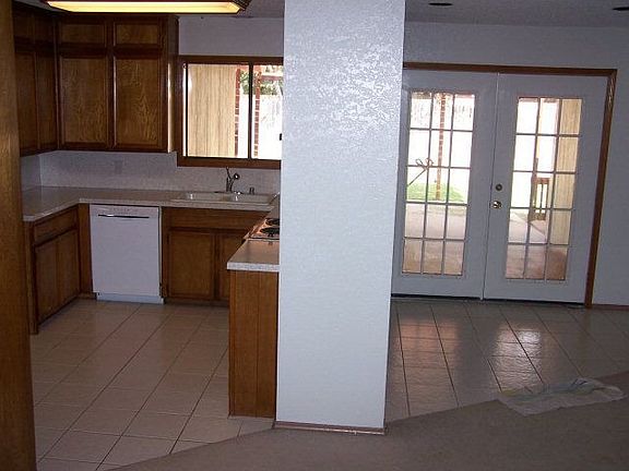 3rd image of 9807 Louisville Ave