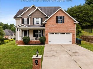 35 Hyde Park Rd, Winfield, WV 25213