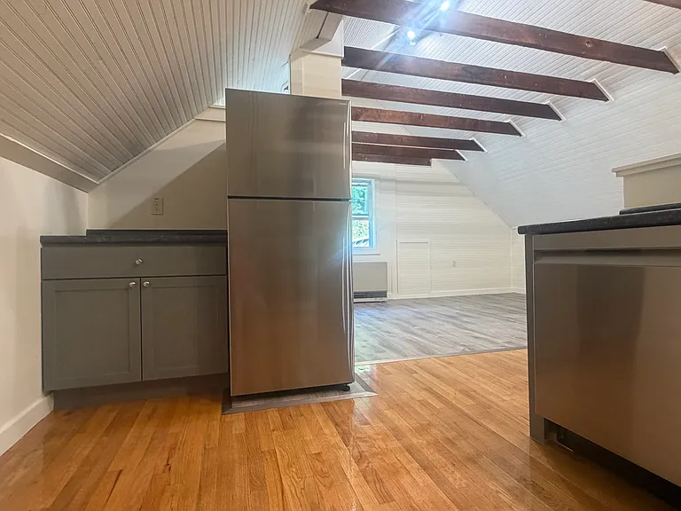 138 Main St #5 — Photo 7