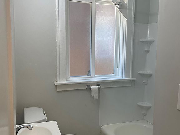 4th image of 6847 Crest Ave #6849