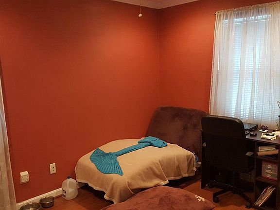 5th image of 8396 Wicklow Ave