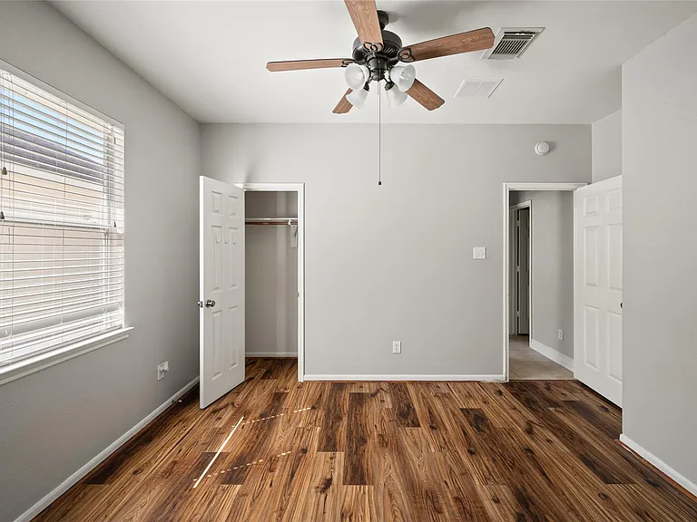 7414 Sabinal Creek Dr — Photo 33