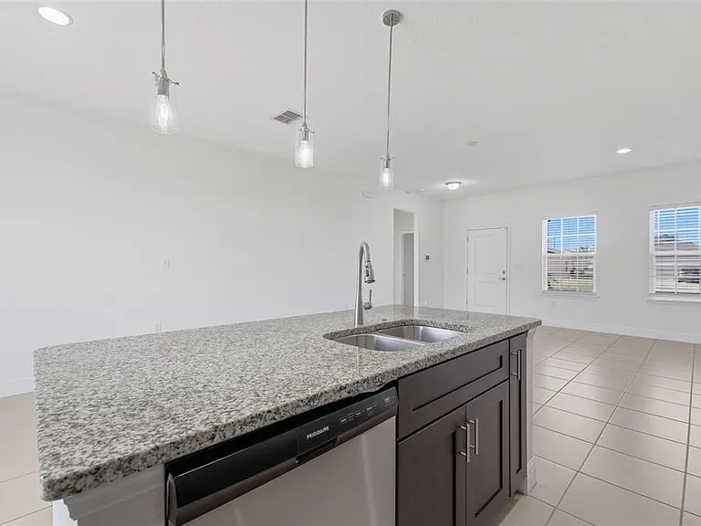 304 Begonia Ct — Photo 11