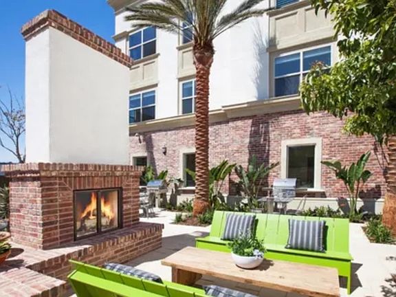 4th image of 411 S Anaheim Blvd Unit 5