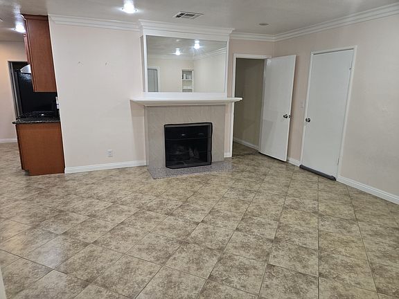 3rd image of 1645 W Wisteria Pl