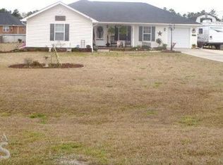 3717 SE Arnold Dr, Allenhurst, GA 31301
