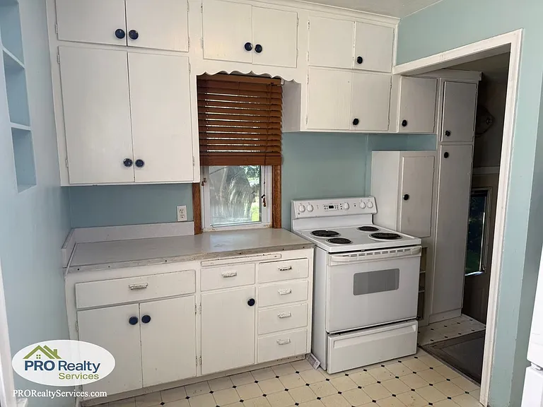1306 Lafond Ave — Photo 5