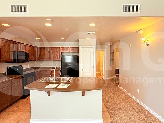 5th image of 1456 E 9th St Unit 187