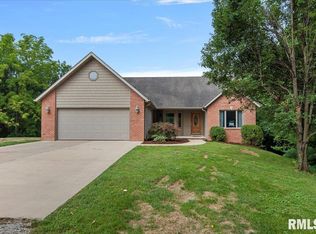 2450 Old Beardstown Rd, Springfield, IL 62702