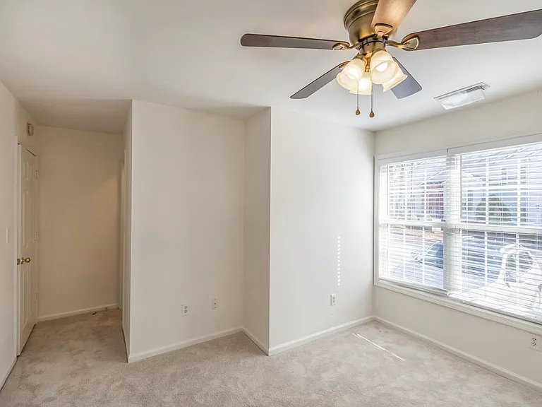 9 Huntress Dr — Photo 11