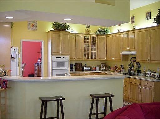 Open Kitchen with Extras!