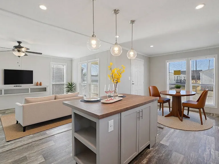 1612 Swallowtail Dr — Photo 10