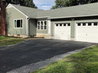 2 Lorraine Blvd, Poughkeepsie, NY 12603