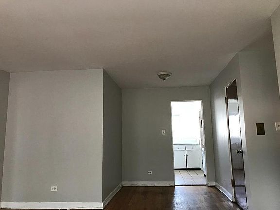 2nd image of 6331 N Albany Ave #1