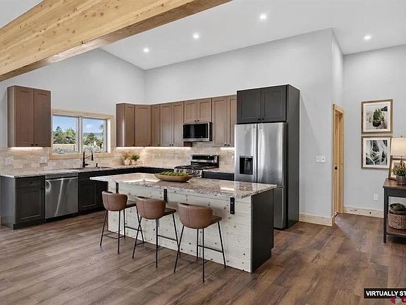 5th image of 400 Columbine Road