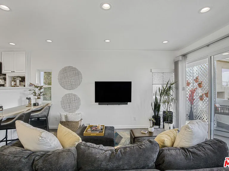 4110 Vanetta Pl — Photo 7