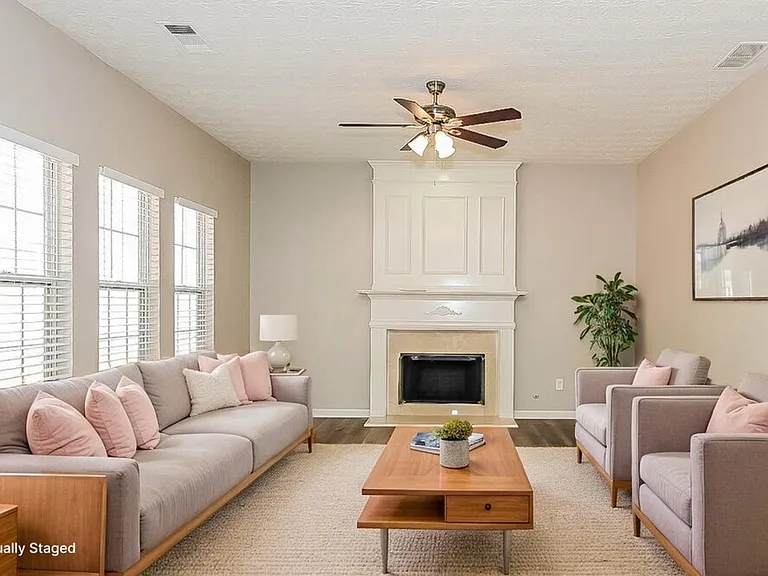 135 Greenland Dr — Photo 5