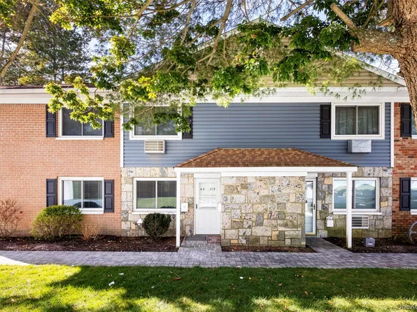 40 W 4th Street #215, Patchogue, NY 11772