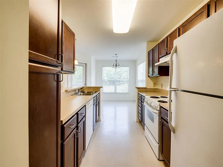 140 Alderbrook Cir — Photo 14