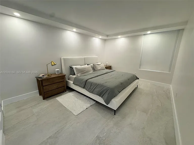 2899 Collins Ave #424 — Photo 8
