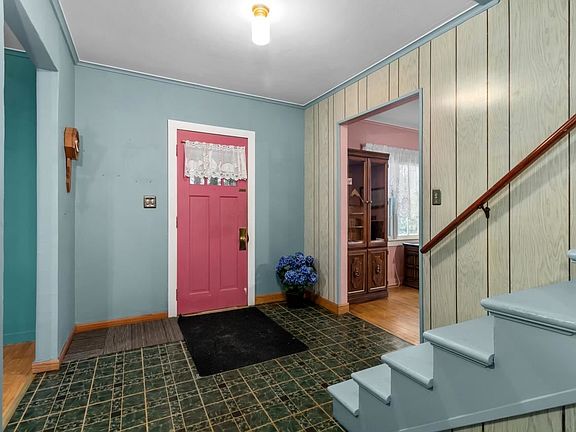 3rd image of 1703 Algoma Blvd