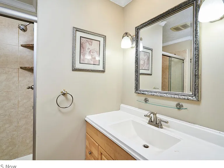 27798 Edgepark Dr — Photo 14