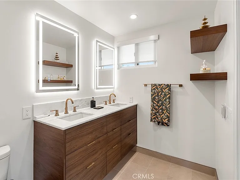 24701 Nympha Dr — Photo 45