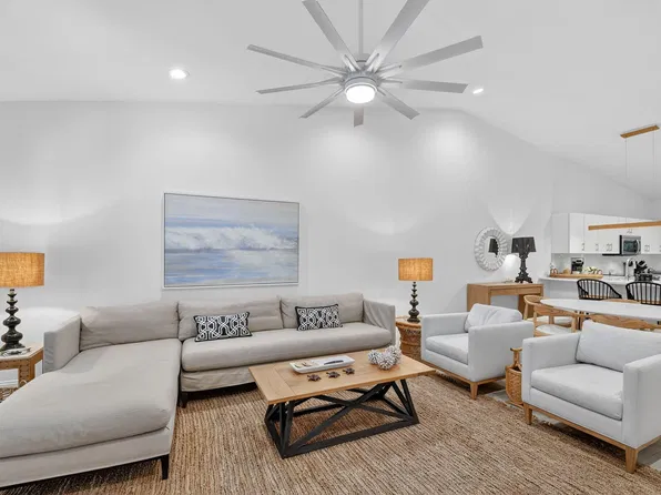 2904 Spanish Trl, Delray Beach, FL 33483
