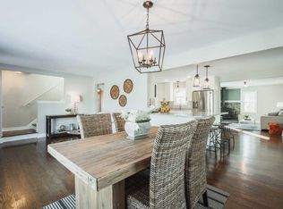 4773 N Hollywood Ave, Whitefish Bay, WI 53211