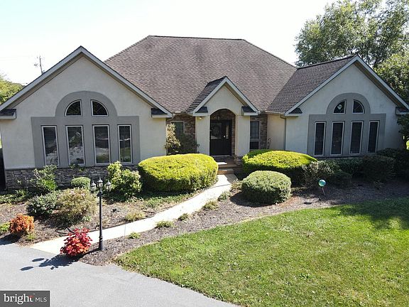 4th image of 890 S Mount Pleasant Rd