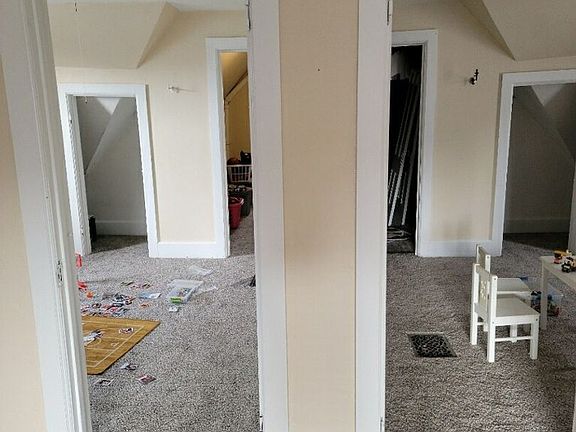 4th image of 2639 N Oakland Ave