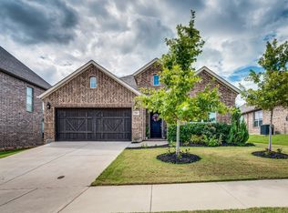 226 Calvert Dr, Midlothian, TX 76065