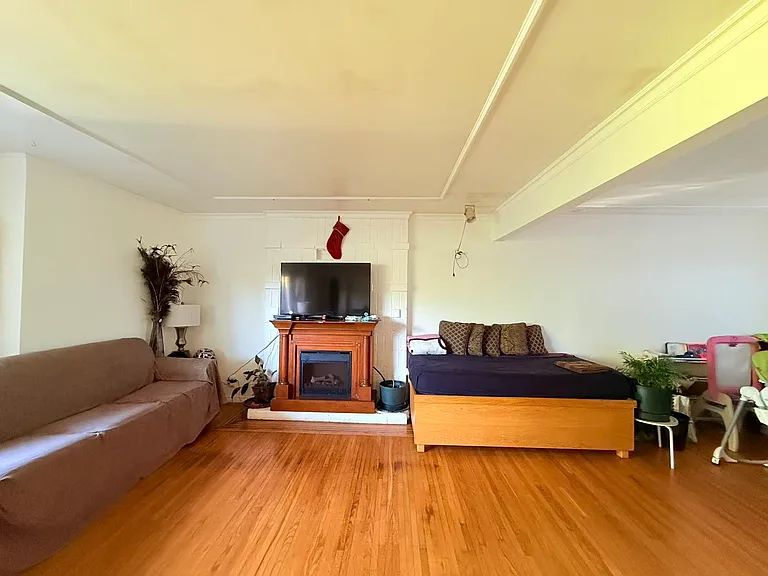903 Bayview Dr — Photo 4