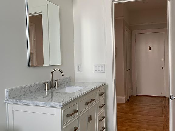2nd image of 1420 Green St APT 2