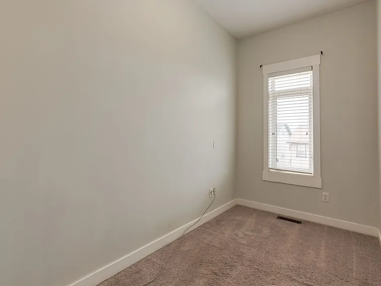 W Skyview Point Pl NE — Photo 10