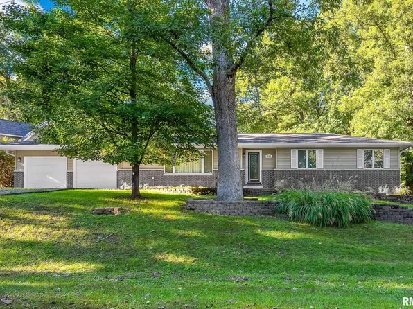 335 Sherwood Cir, Dahinda, IL 61428