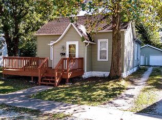 226 E Macoupin St, Staunton, IL 62088
