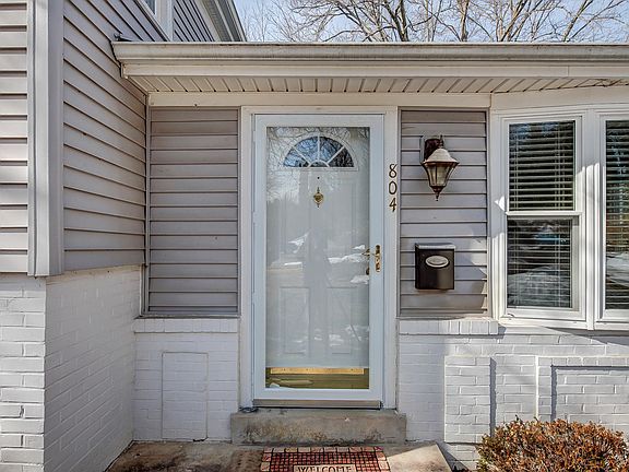 5th image of 804 Lyon Pl