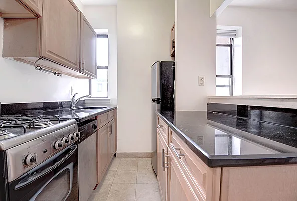 Rented by Urbane Brokerage | media 14