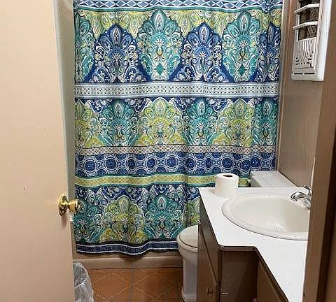 3rd image of 1013 N Madison St