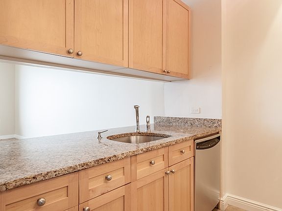 4th image of 99 Battery Pl APT 19E