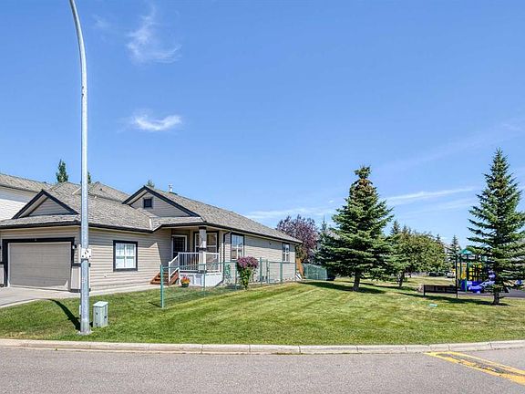 2nd image of 22 W Glensummit Close
